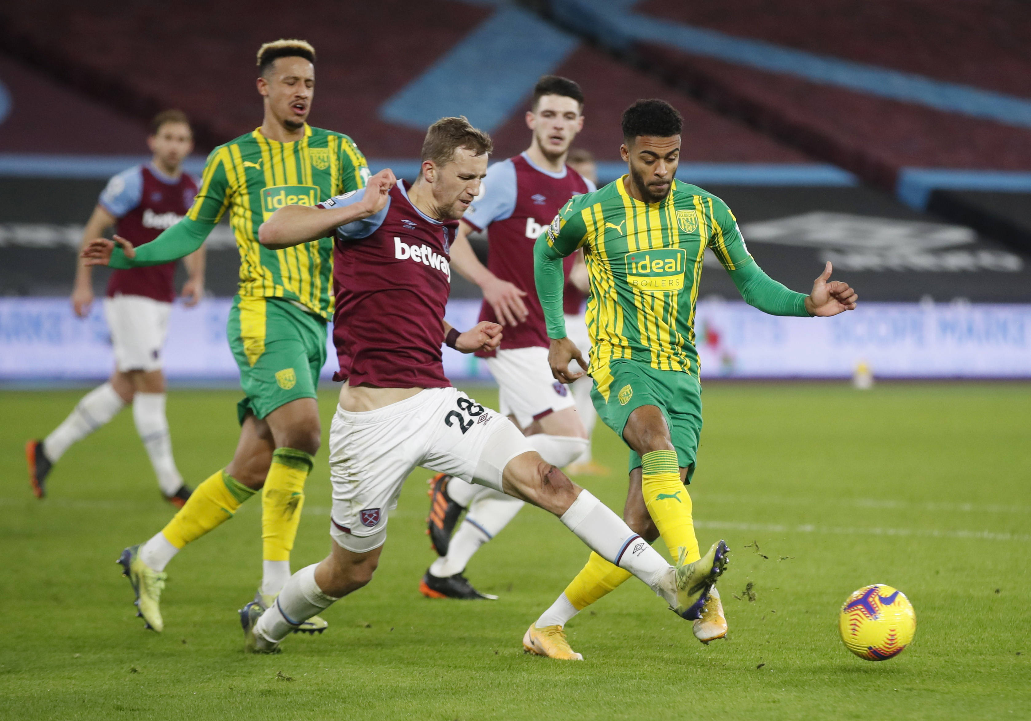 帕金斯坚决反对尼克斯交易字母哥，直言透支阵容隐患巨大（帕金斯炮轰尼克斯追字母哥交易，警告掏空阵容风险极高）